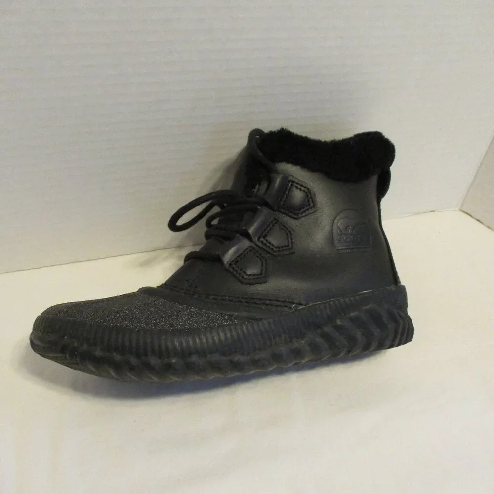 Sorel Shoes Woman Size 6.5 Black Faux Fur Lining Waterproof Outdoors Boots